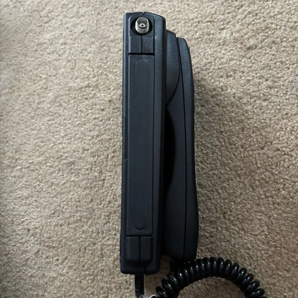 Vintage Auto Club Bag Phone Cellular Phone Type 8800 Model AAA-6010-ST